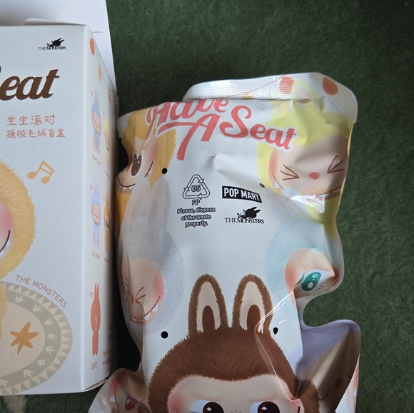 Labubu Have A Seat Baba - Picture 3 of 4